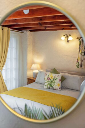 1 chambre, fer et planche à repasser, Wi-Fi, literie fournie