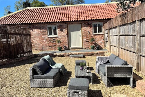 Torworth - 1 Bed Barn - Sleeps 3 - Hot Tub