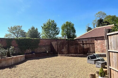 Torworth - 1 Bed Barn - Sleeps 3 - Hot Tub