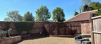Torworth - 1 Bed Barn - Sleeps 3 - Hot Tub