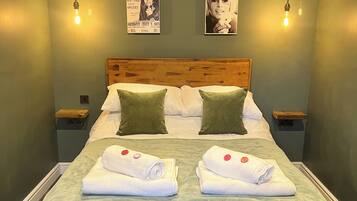 1 bedroom, free WiFi, bed sheets