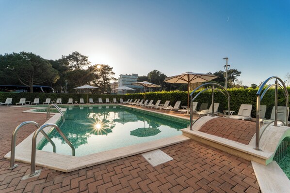 Piscina a l'aire lliure de temporada