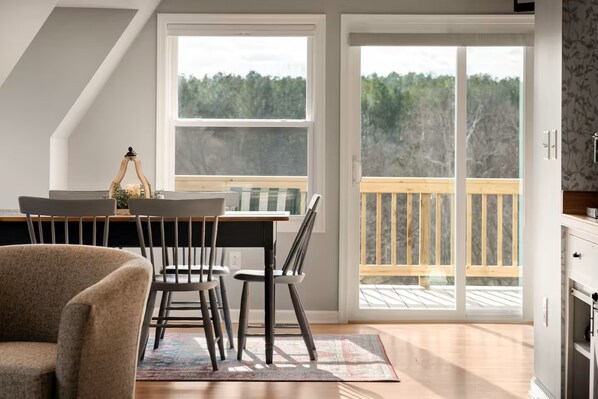 Interior - MountainWaters - Mtn, River, Relax! - Hottub, Private Riverfront, Firepit. (Maurertown)