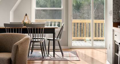 MountainWaters - Mtn, River, Relax! - Hottub, Private Riverfront, Firepit.