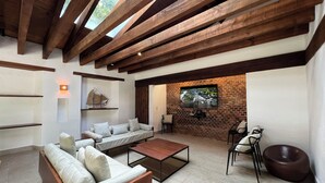 Smart TV, chimenea