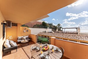 屋外ダイニングエリア