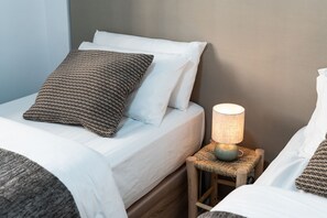 2 chambres, fer et planche à repasser, Wi-Fi gratuit, draps fournis