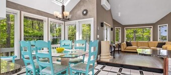 Spacious Lake House for Large Groups w Private Acre+ short path to Lake