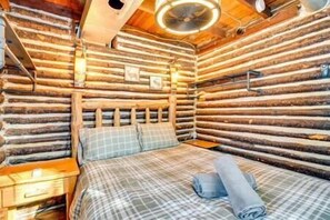 2 bedrooms, free WiFi, bed sheets - The Rustic Cabin The Rustic Cabin (Blakeslee)