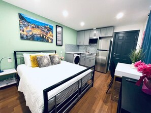 1 Schlafzimmer, Schreibtisch, Bügeleisen/Bügelbrett, WLAN