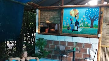 2 albercas al aire libre