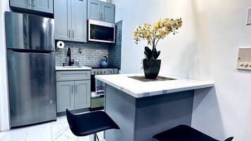 Fridge, microwave, stovetop, toaster