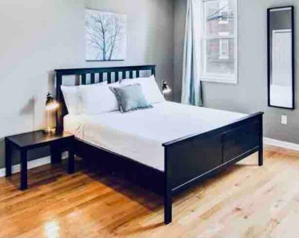 1 habitación, escritorio, tabla de planchar con plancha y wifi 