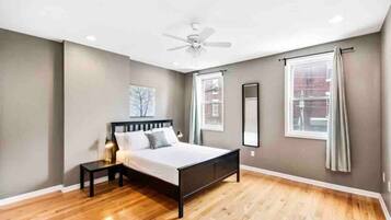 1 bedroom, desk, iron/ironing board, WiFi