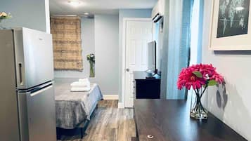 1 chambre, bureau, fer et planche Ă repasser, Wi-Fi