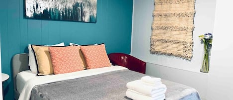 1 bedroom, desk, iron/ironing board, WiFi
