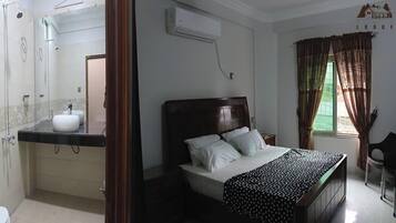 Sistema de insonorización, tabla de planchar con plancha y wifi gratis