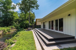 Luxury Bungalow, River View | Terrace/patio