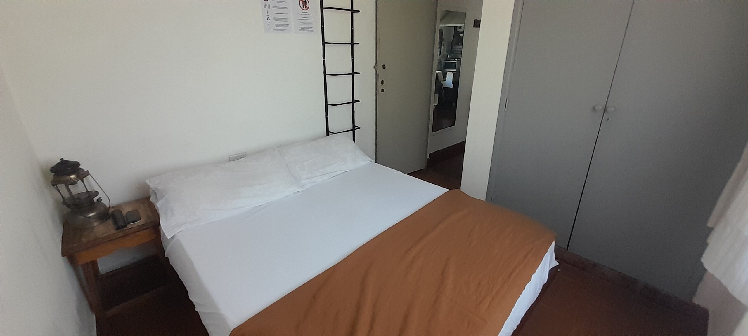 1 dormitorio, escritorio, wifi gratis y ropa de cama