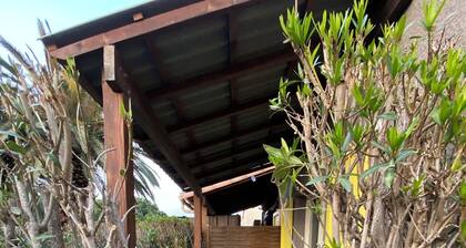 Beautiful pond-side marina, 3 minutes from the beach! Ideal with or without children