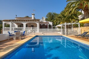 Pool - Beautiful villa near the sea and golf course (Benissa)
