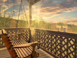 Property grounds - Blue Mtn Retreat - Round House (Blue Ridge)