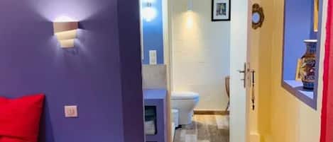 1 chambre, fer et planche Ă repasser, Wi-Fi, draps fournis