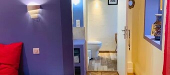 The colors of Commarin Chambre Bleue