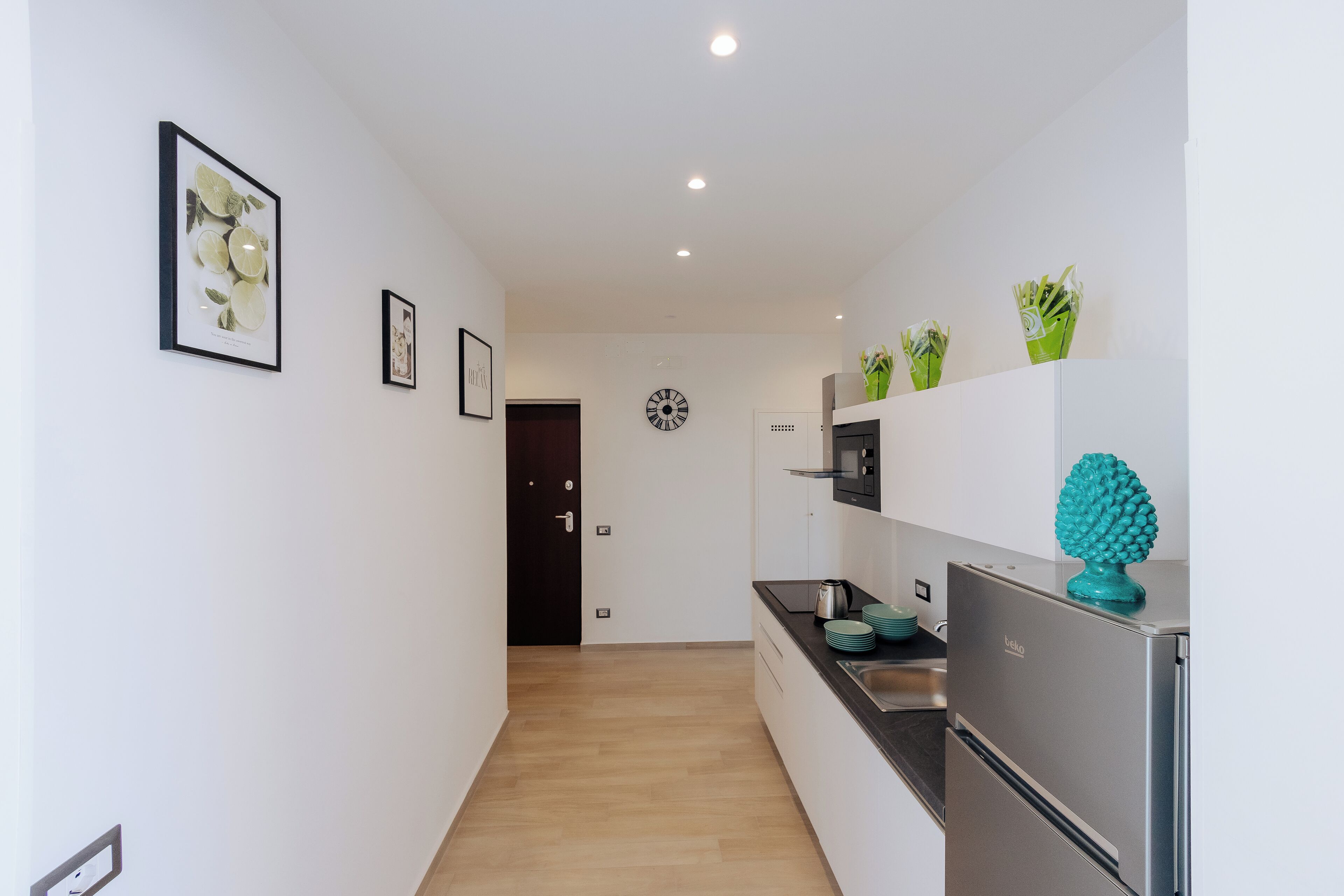 Deluxe Apartment | Private kitchen | Espresso maker, electric kettle, toaster