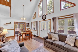 Televisión, chimenea