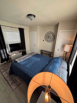 2 bedrooms, desk, free WiFi, bed sheets