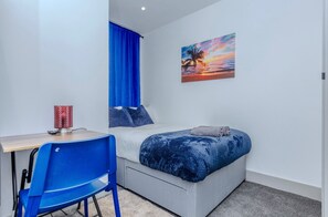 House | 5 bedrooms, iron/ironing board, free WiFi, bed sheets