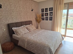 2 bedrooms, free WiFi, bed sheets, wheelchair access - Luxury apartment in Marrakech, splendid view of the city & Atlas mountains (Marrakesh)