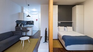 Iron/ironing board, free WiFi, bed sheets - Boavista 1774 - 1E by LovelyStay (Porto)