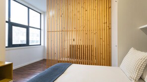 Bügeleisen/Bügelbrett, kostenloses WLAN, Bettwäsche