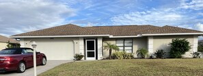 Property grounds - 2 Bdrm, 2 Bath Home in a quiet, deed restricted subdivision in Venice Florida. (Venice)