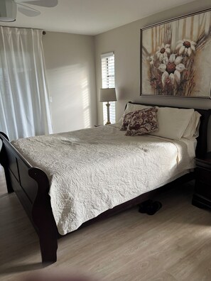 2 bedrooms, iron/ironing board, WiFi, bed sheets