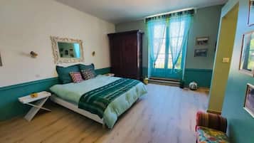1 chambre, lit parapluie, Wi-Fi, draps fournis