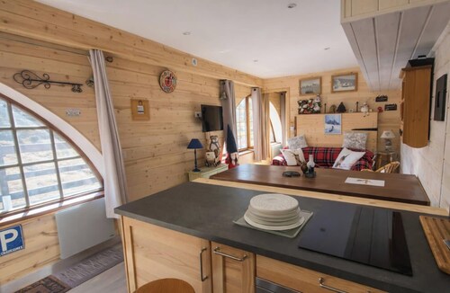 Cozy retreat just steps from the slopes