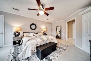 4 bedrooms, desk, iron/ironing board, travel crib