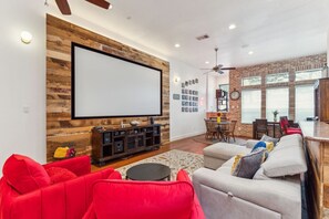 TV, fireplace, stereo