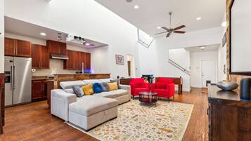 TV, fireplace, stereo