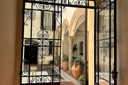 Petrucci House 2 historic center