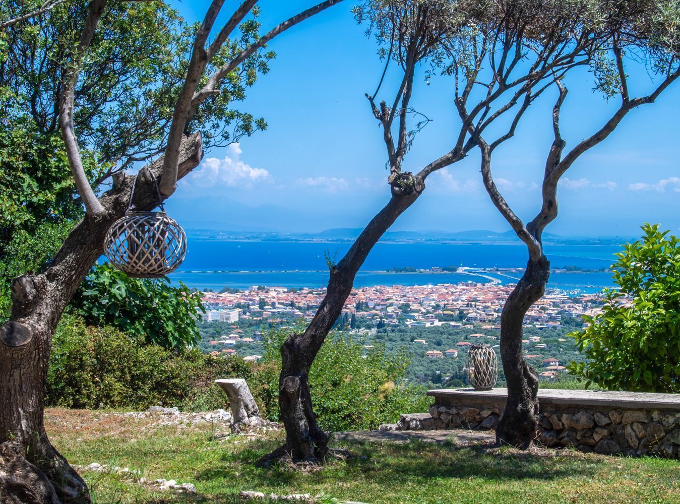 المنطقة المحيطة بالمنشأة