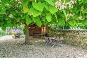 Outdoor dining - Country House in Southern Touraine with Swimming Pool for 8 People
 (Crouzilles)