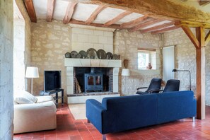 Fernseher, Tischfußball