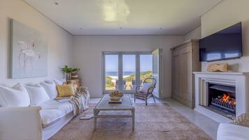 Smart-tv och eldstad