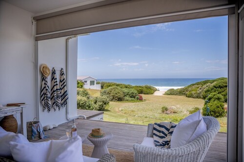 Villa Plettenberg - Four Bedroom Villa, Sleeps 8