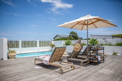 Villa Plettenberg - Four Bedroom Villa, Sleeps 8