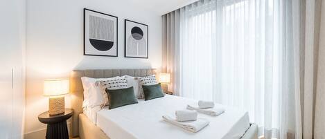 1 dormitorio, tabla de planchar con plancha, Internet y ropa de cama